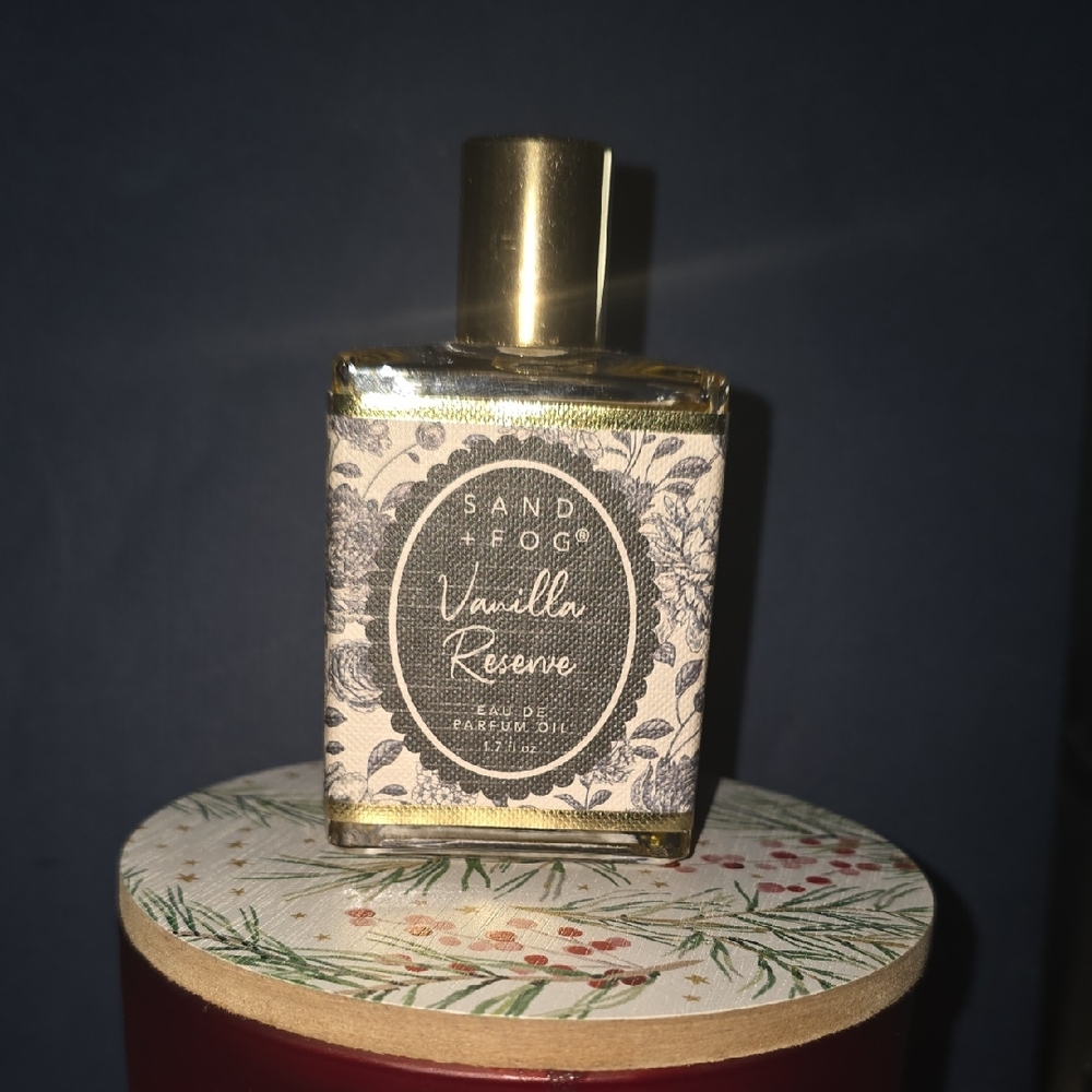 Sand + Fog Vanilla Reserve Perfume Oil with Gold Cap